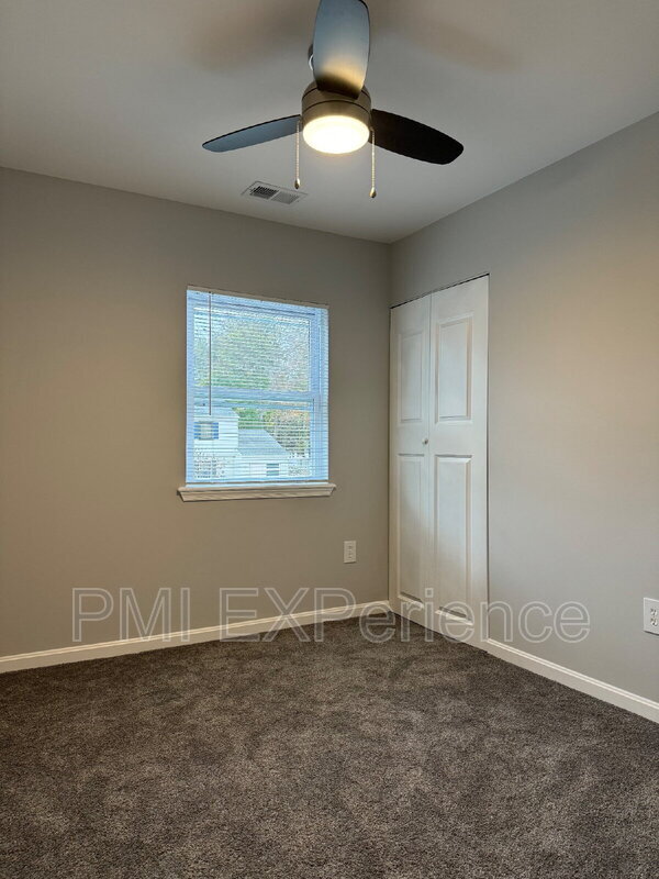 Building Photo - 9806 Ambler Ln