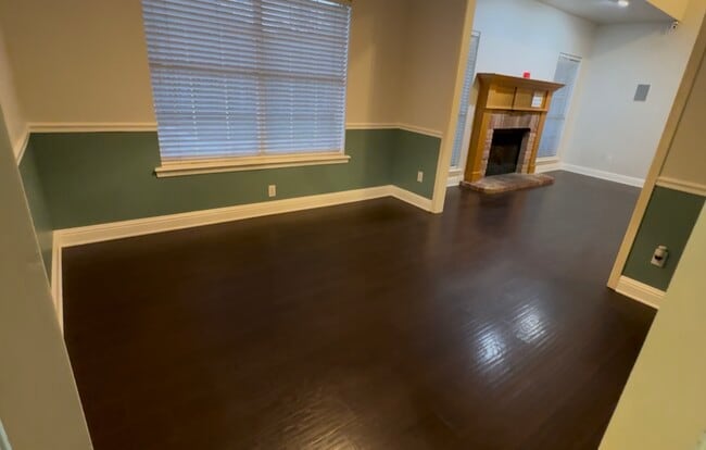 Building Photo - 408 Hidden Oaks Cir