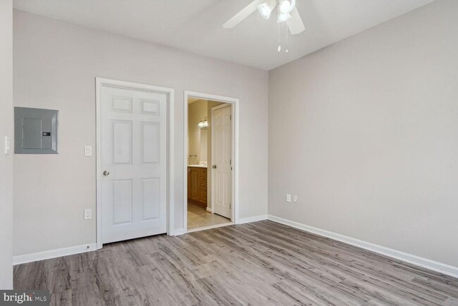 Building Photo - 12949 Centre Park Cir