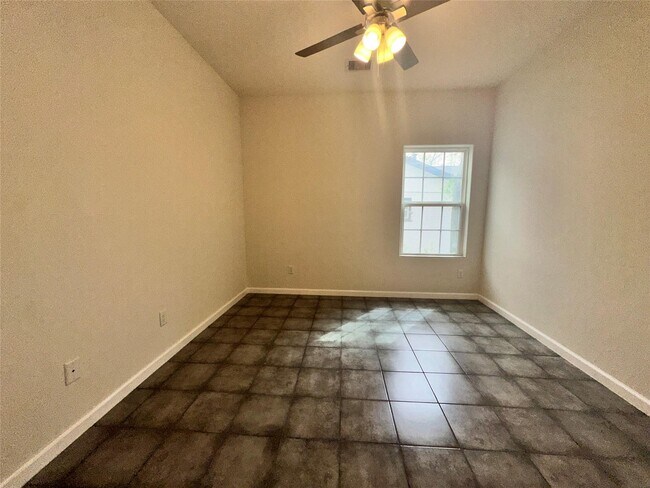 Building Photo - 304 Armstrong St