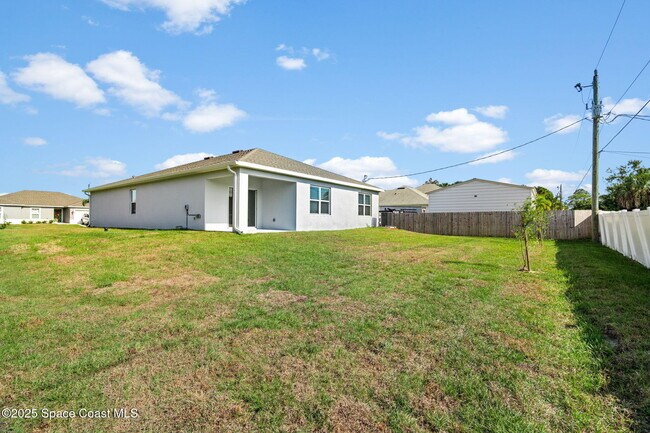 Building Photo - 542 Hamy St