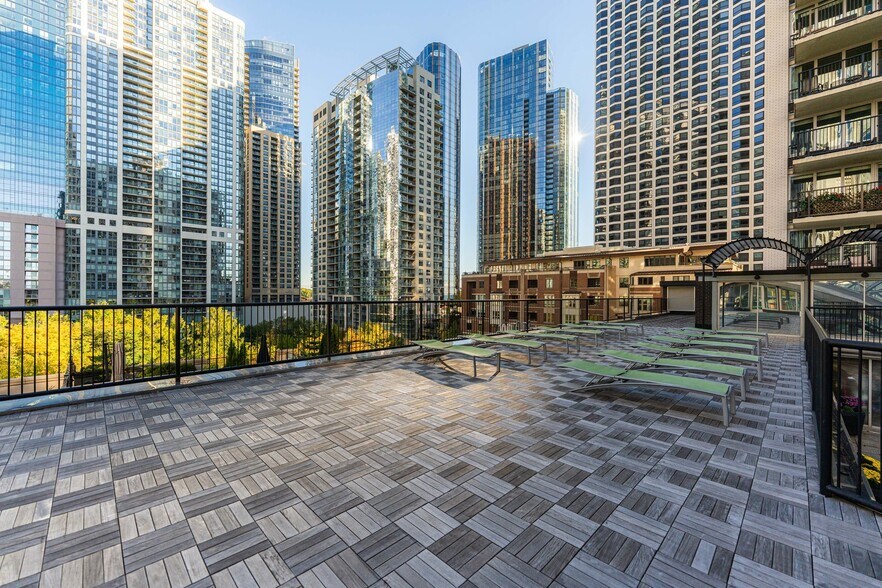 Building Photo - 400 E Randolph St