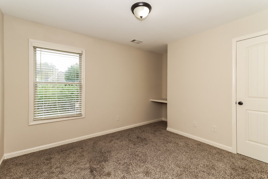 Building Photo - 202 Comet Ct