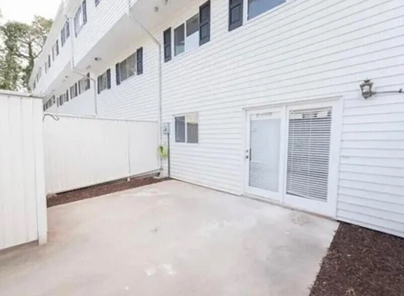 Building Photo - 7311 Cardigan Cir