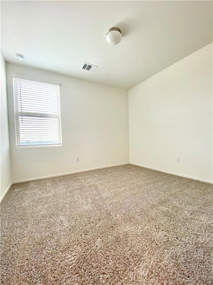 Building Photo - 189 Andross Ln