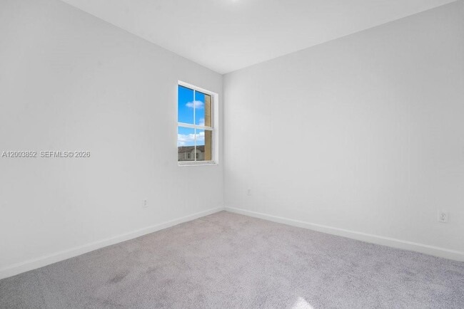 Building Photo - 2619 SE 28th Dr