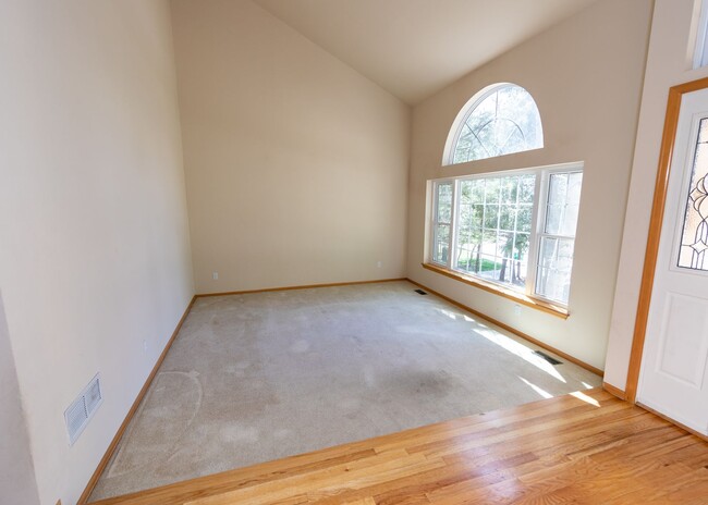 Building Photo - *COMING SOON* 5 Bedroom Broadmoor Beauty A...