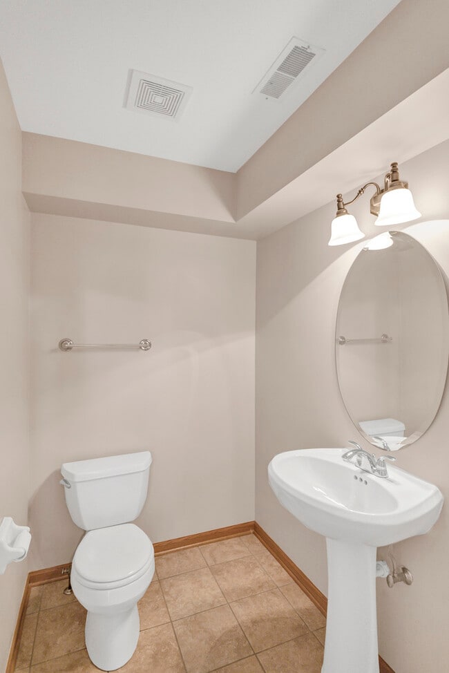 Building Photo - 10549 Wakefield Ln