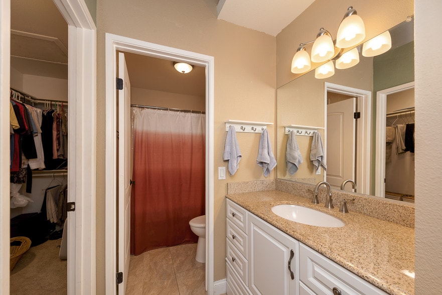 Master bath - 5265 Box Canyon Ct