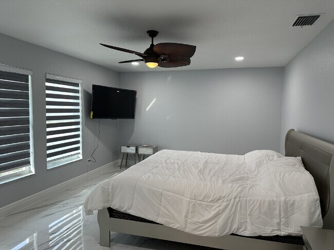 Building Photo - Gulf Cove Community