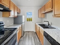 Building Photo - Town Home