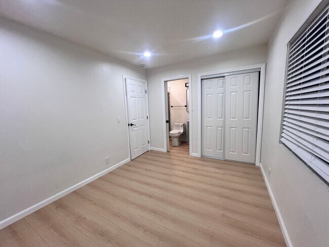 Building Photo - 1340 Homestead Rd