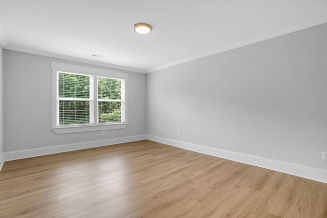 Building Photo - 108 Averill St