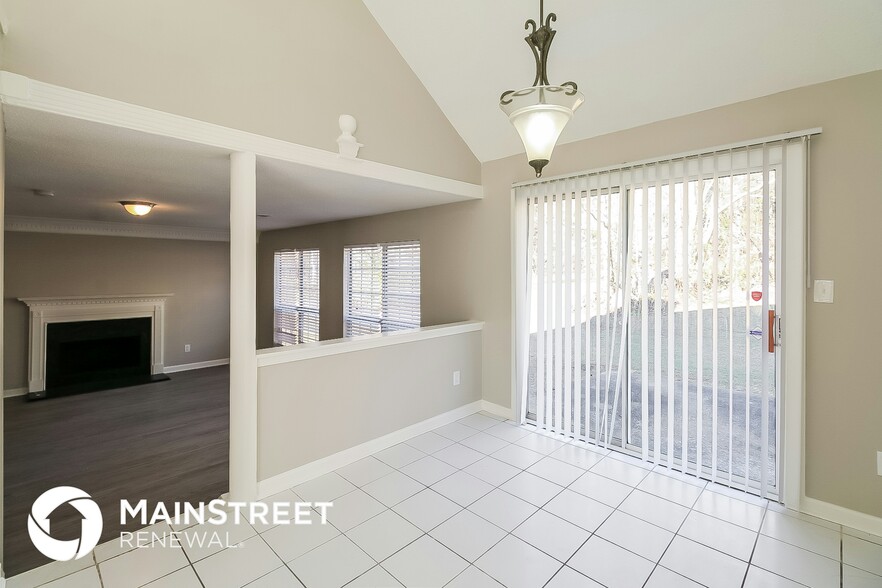 Building Photo - 703 Stonebridge Terrace