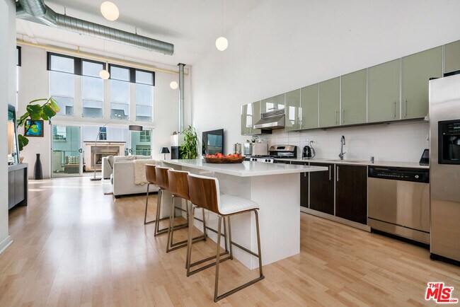 Building Photo - 4215 Glencoe Ave