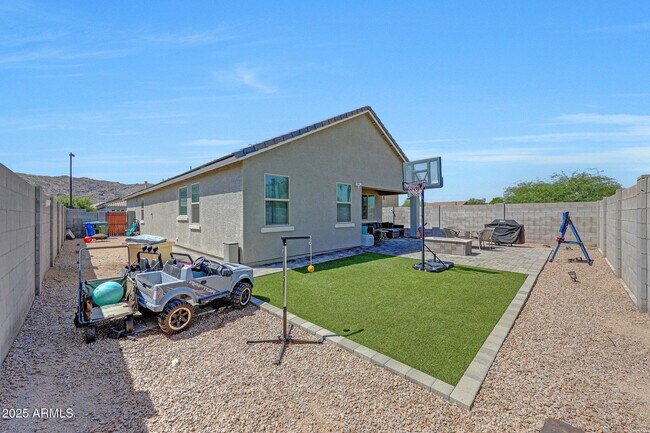 Building Photo - 2306 E Branham Ln