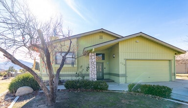 Building Photo - 124 Lakeshore Dr