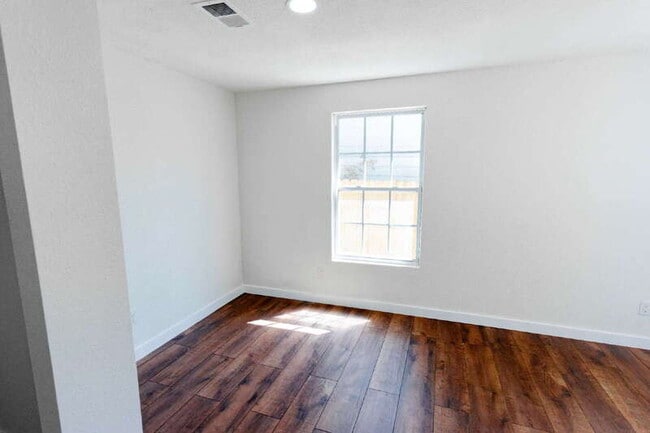 Building Photo - 146 Leroux St