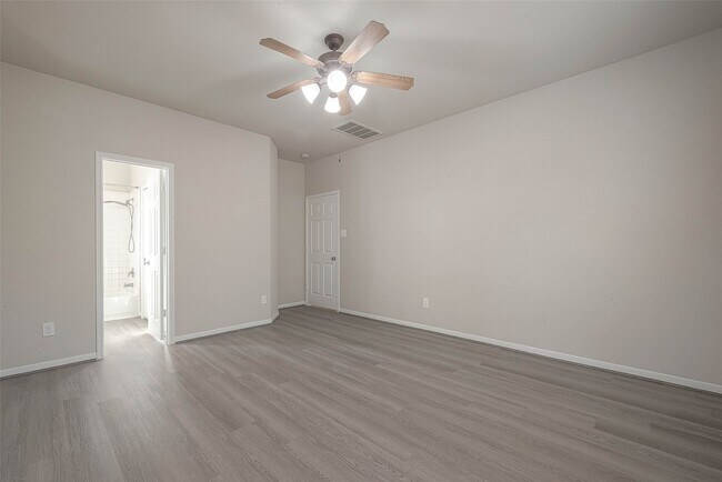 Building Photo - 3979 Mossy Spring Ln