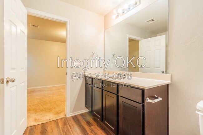 Building Photo - 13233 Bridgewater Dr