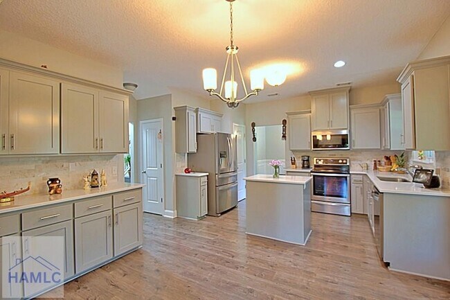 Building Photo - 179 Rutledge Dr