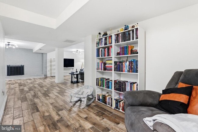 Building Photo - 6906 Berkshire Dr