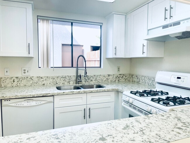 Building Photo - 69603 Heather Way