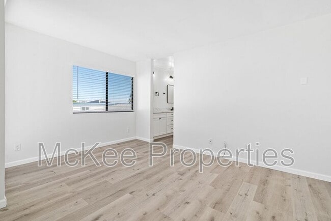 Building Photo - 307 San Elijo St
