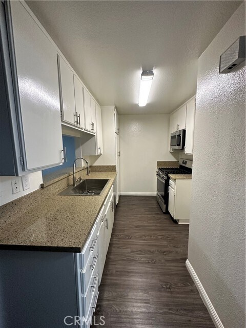 Building Photo - 18225 Kingsdale Ave