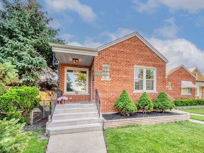 Primary Photo - 6730 W Devon Ave