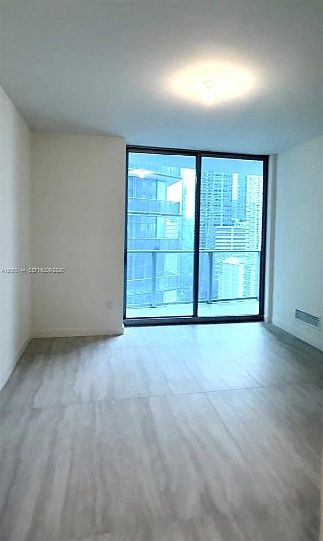 Building Photo - 77 SE 5th St