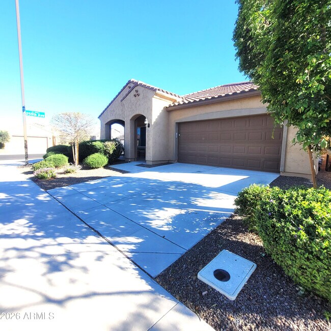 Building Photo - 25925 W Tonto Ln