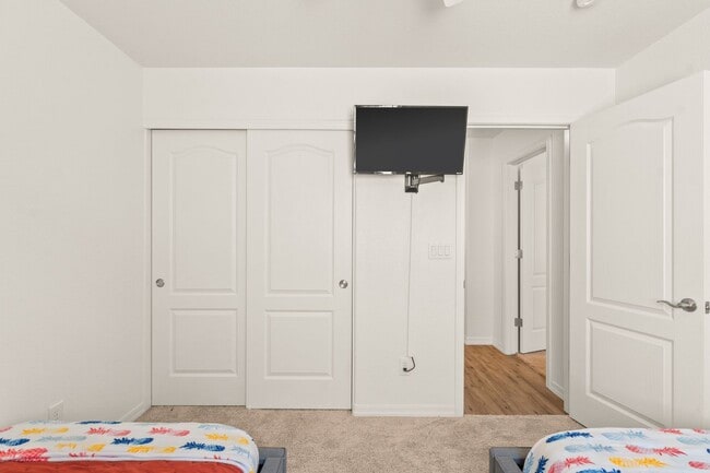 Building Photo - Charming 2-Bed, 2-Bath Home in Fox Creek SHORT OR LONG TERM AVAILABLE