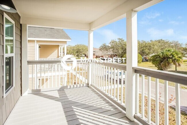 Building Photo - 2 Bedroom Pet-Friendly Home in St. Petersburg, FL with Main Street Renewal