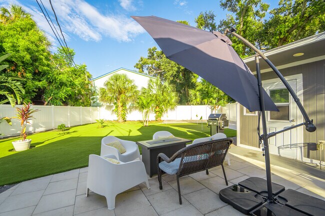 Building Photo - 2402 52nd St S