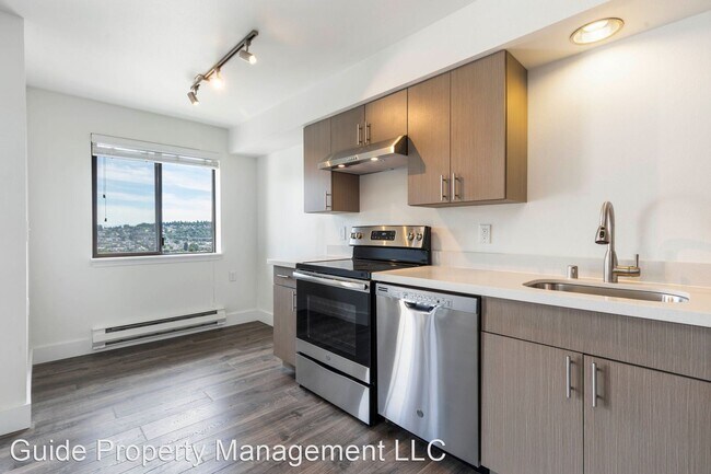 Primary Photo - 2450 Aurora Ave N