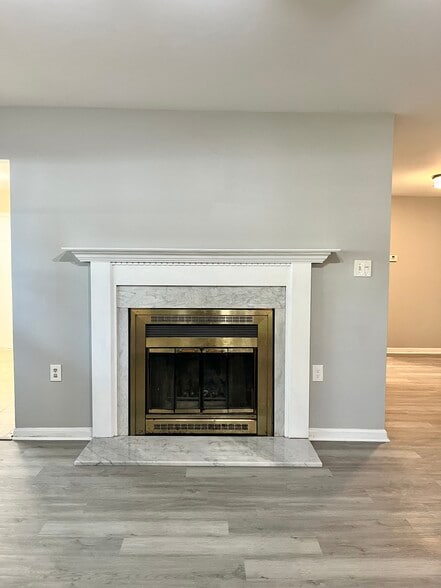 Building Photo - 7572 Belle Grae Dr