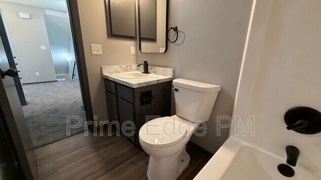 Building Photo - 1741 Ridgehaven Ct