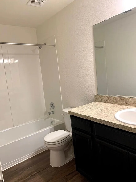 Building Photo - Room in House on Shiro Dr