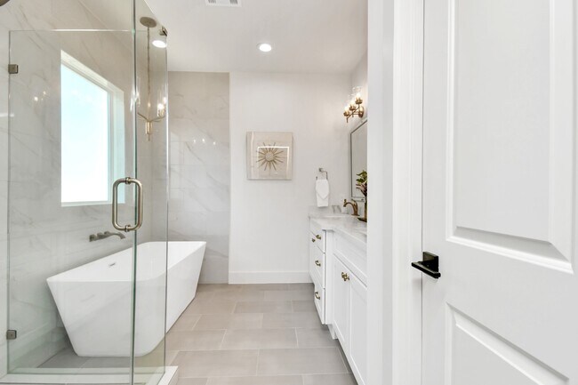 Building Photo - 2512 Gray St