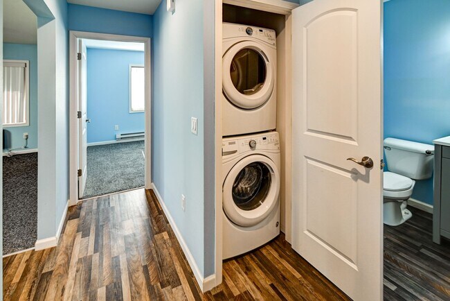 Building Photo - Broadway Drive - Sun Prairie