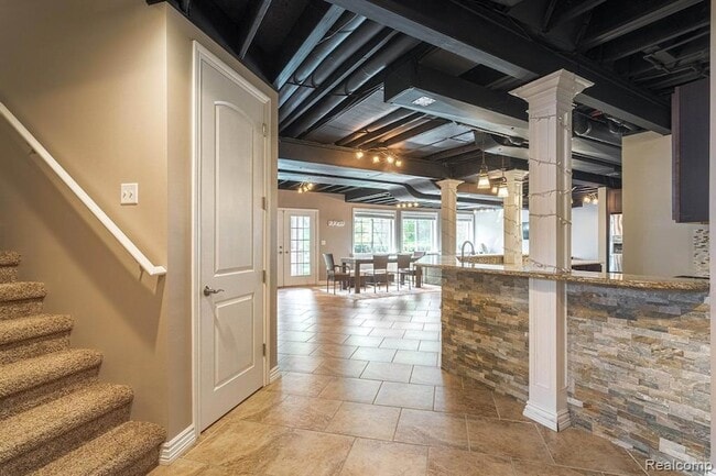 Building Photo - 4906 Stonehenge Dr