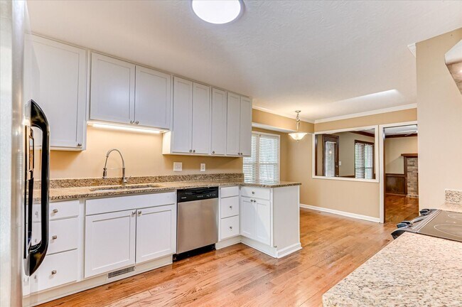 Building Photo - Home for Rent - 139 Spring Lakes Drive