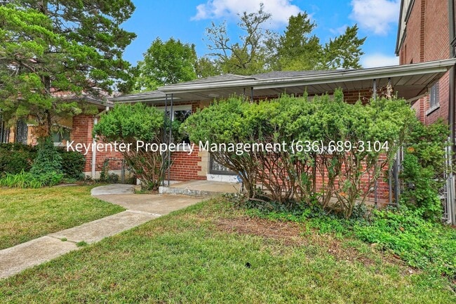 Building Photo - 5855 Pershing Ave