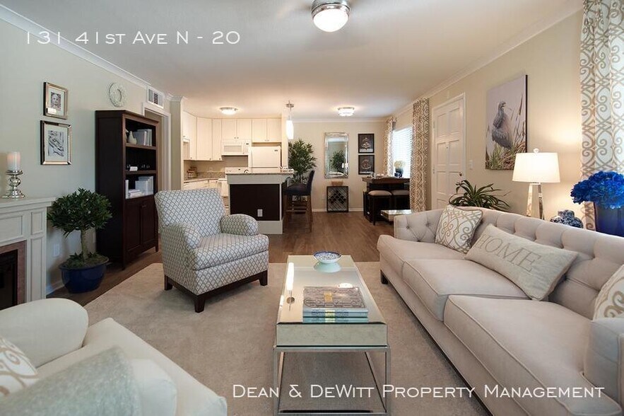 Building Photo - 2 Bed/2 Bath - Unit 31