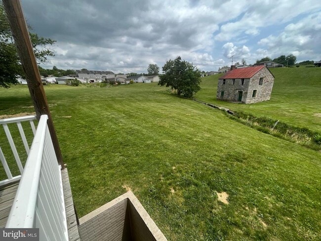 Building Photo - 103 Goods Wy