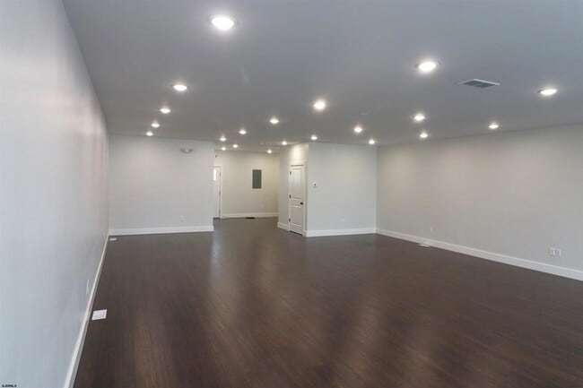 Building Photo - 24 S Washington Ave