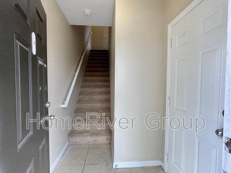 Primary Photo - 6047 Gibson Ave