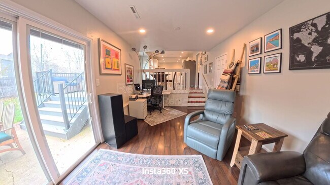 Building Photo - 1013 Timber Ln