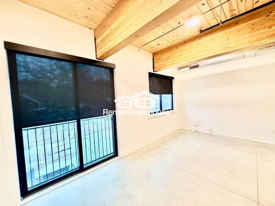 Building Photo - 2701 Ingersoll Ave